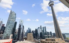 Toronto Hotel With Rooftop Pool