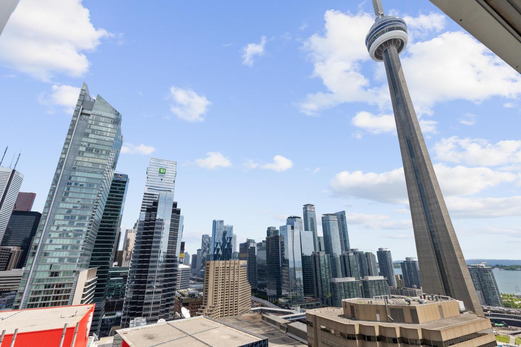 2Bedroom Cn Tower And Water Views - Free Parking - Rooftop Pool Toronto Exterior photo