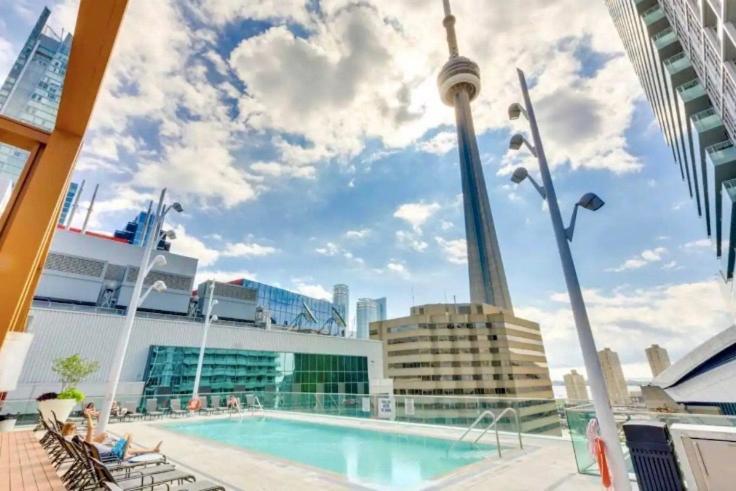 2Bedroom Cn Tower And Water Views - Free Parking - Rooftop Pool Toronto Exterior photo