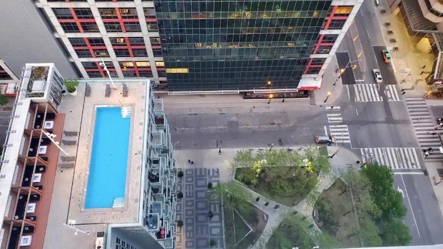 2Bedroom Cn Tower And Water Views - Free Parking - Rooftop Pool Toronto Exterior photo