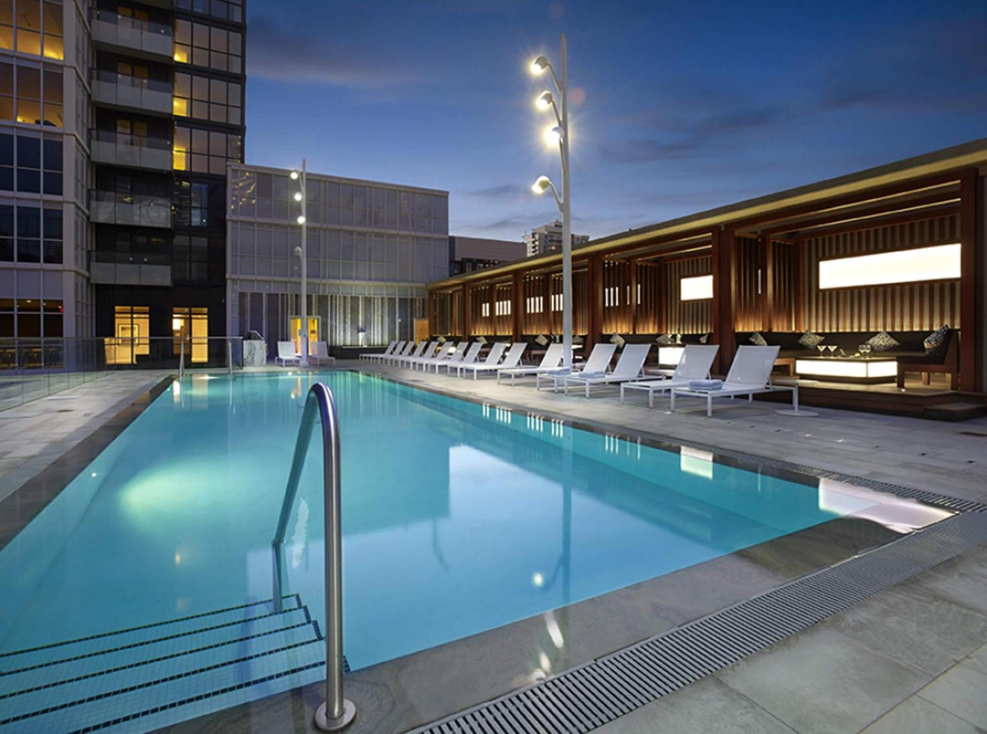 2Bedroom Cn Tower And Water Views - Free Parking - Rooftop Pool Toronto Exterior photo