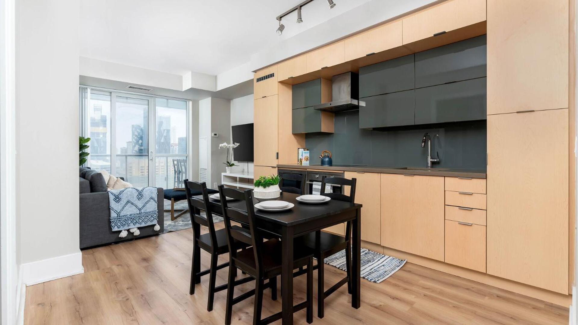 2Bedroom Cn Tower And Water Views - Free Parking - Rooftop Pool Toronto Exterior photo