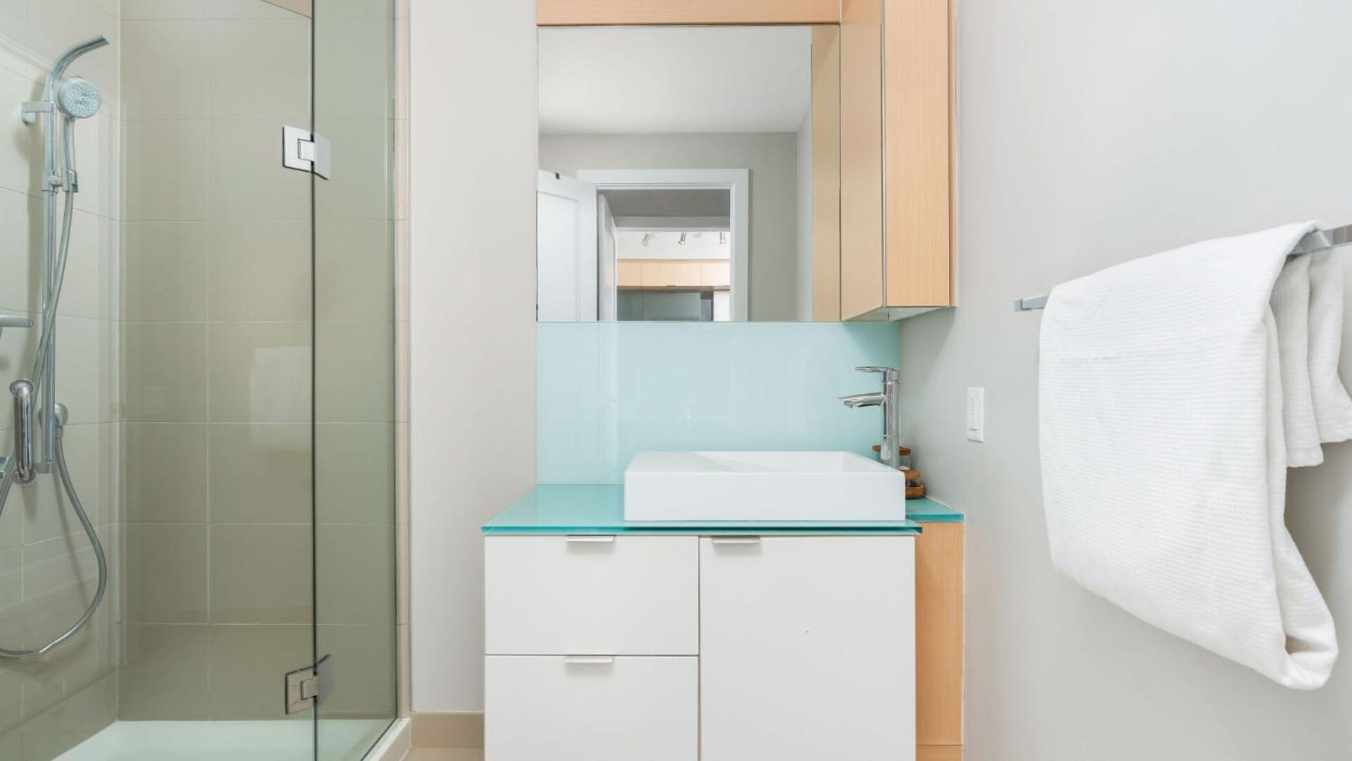 2Bedroom Cn Tower And Water Views - Free Parking - Rooftop Pool Toronto Exterior photo